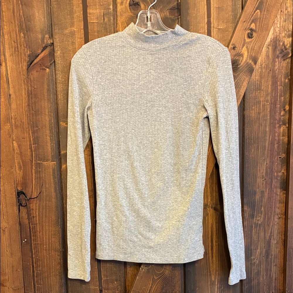BP Light Gray Casual Knit Top